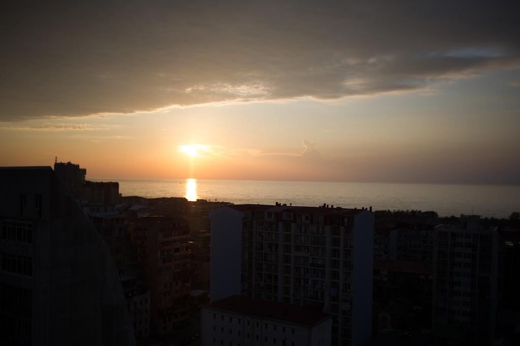 Apartment On Takaishvili บาทูมิ ภายนอก รูปภาพ