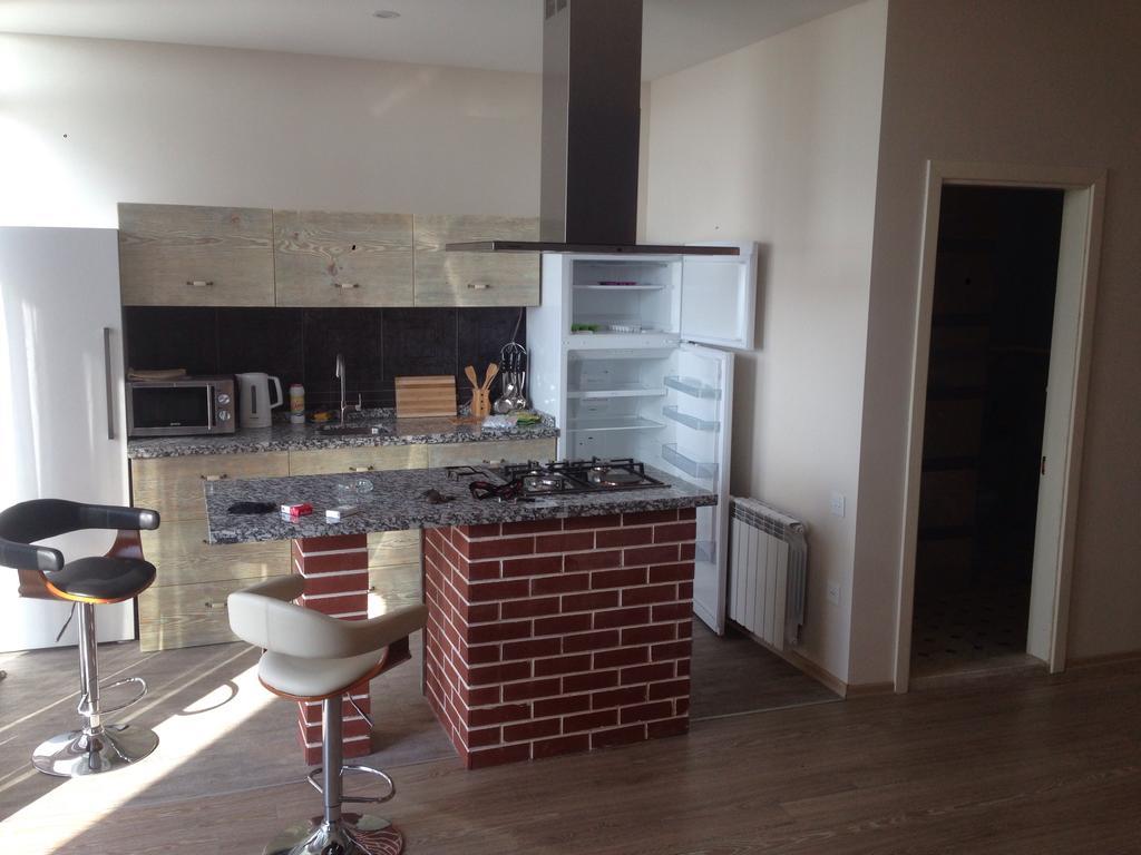 Apartment On Takaishvili บาทูมิ ภายนอก รูปภาพ